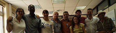Usuarios de Adama en la clausura del primer Finding You con los voluntarios de Adama